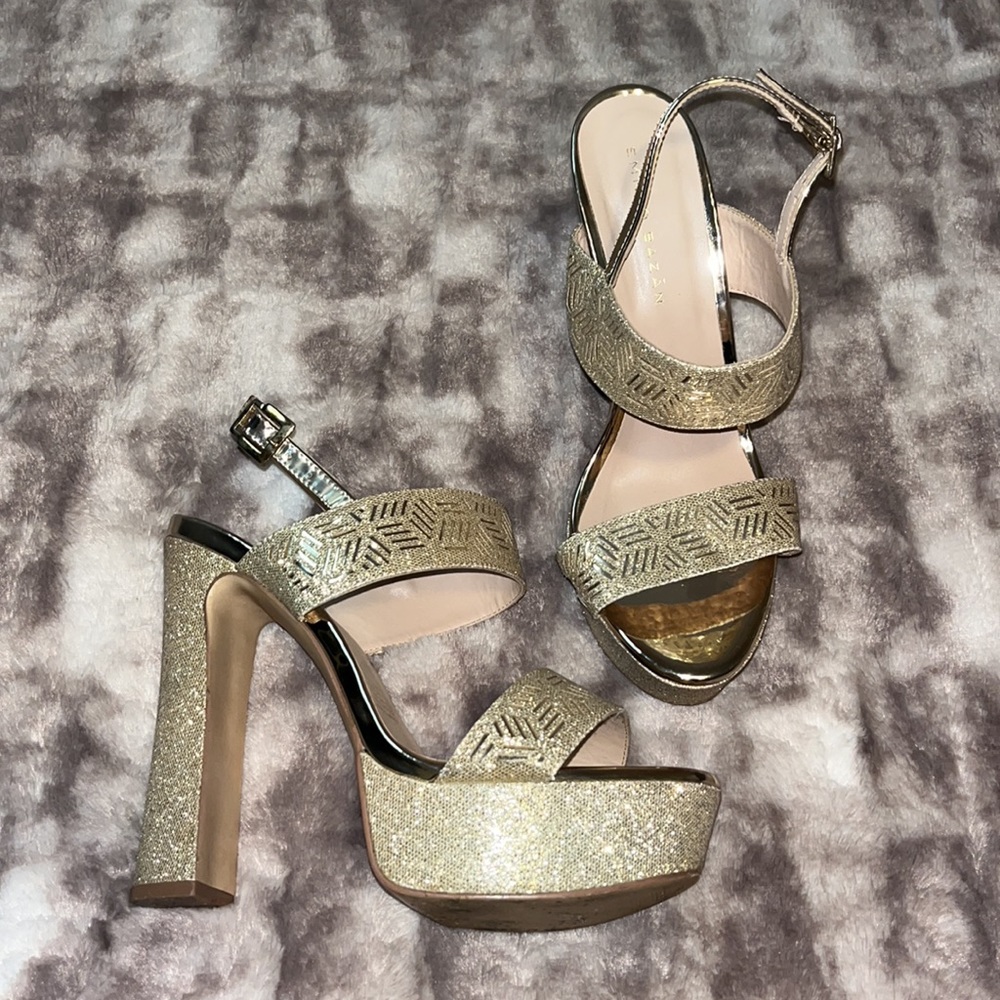 ✨Golden heels✨EMILIO BAZÁN✨Size 7.5✨